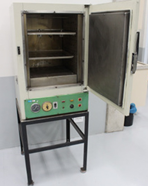 A estufa de laboratório permite submeter materiais e amostras a temperaturas controladas durante períodos determinados.