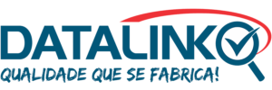 Logo da DATALINK com o slogan ‘Qualidade que se fabrica!’ em fundo branco. A marca e o slogan estão em cores vibrantes de azul e vermelho.