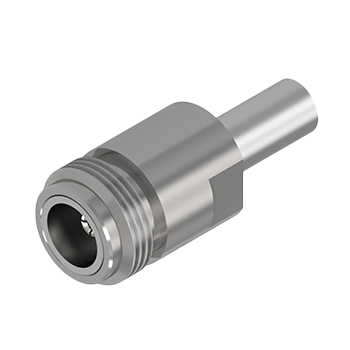 Conector coaxial C005 N Fêmea metálico prateado com estrutura cilíndrica e ranhuras na parte superior, destacando o acabamento brilhante e polido.