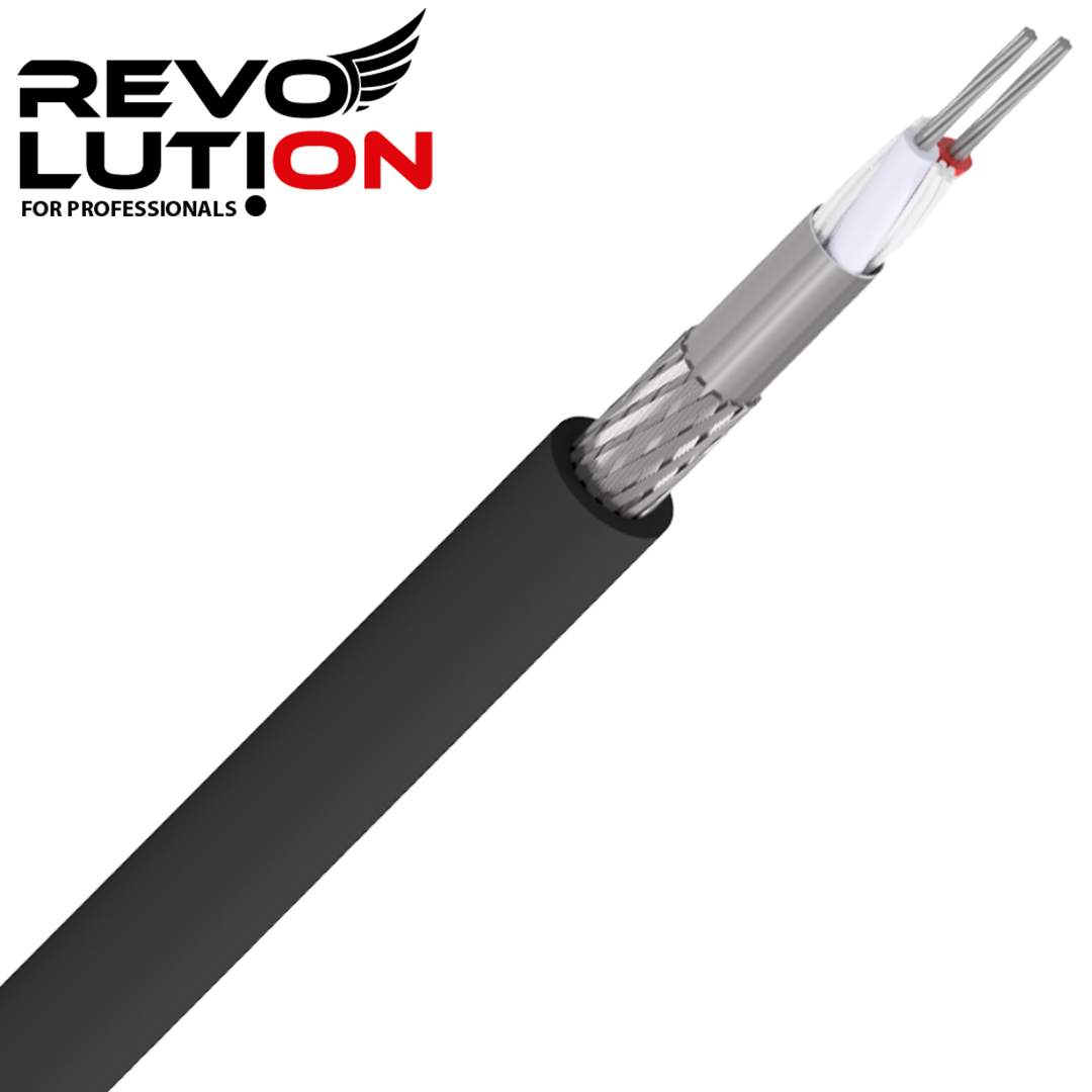 Cabo microfone Revolution-Line com revestimento preto, blindagem metálica e condutores internos 0,40mm² isolados em branco e vermelho. Logotipo 'Revolution for Professionals' no canto superior esquerdo.