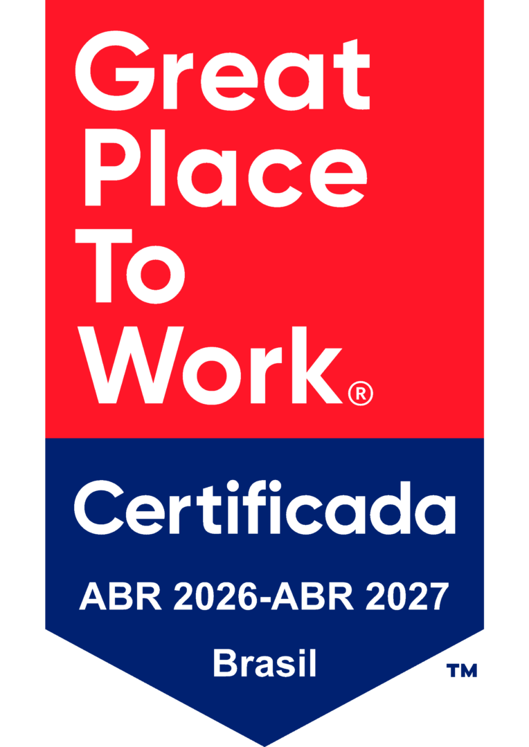 Selo da Great Place to Work certificando a empresa como um ótimo lugar para trabalhar no Brasil, de abril de 2026 a abril de 2027, em vermelho, azul e branco.
